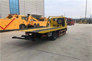 察哈尔右翼中旗非事故拖车